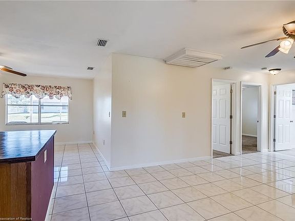 3rd image of 300 Flamingo St