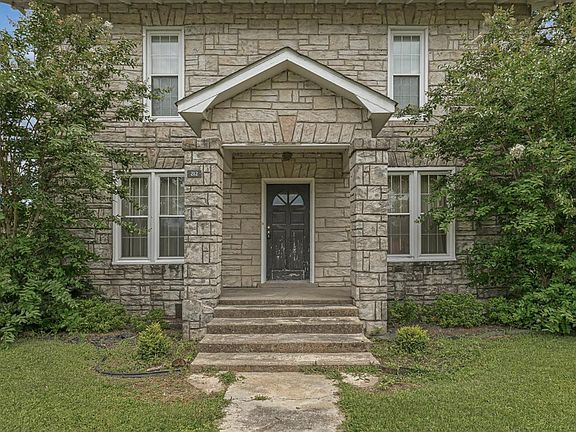 3rd image of 212 Main St