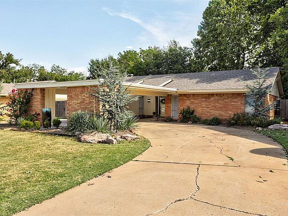 3rd image of 3021 Brookhollow Rd