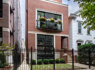 718 W Aldine Ave #2, Chicago, IL 60657