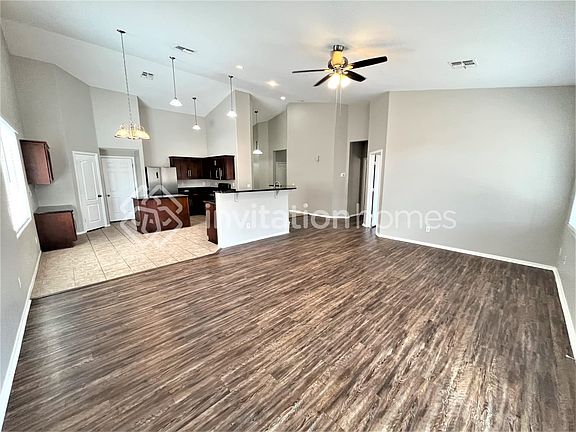 3rd image of 13005 W Ash St