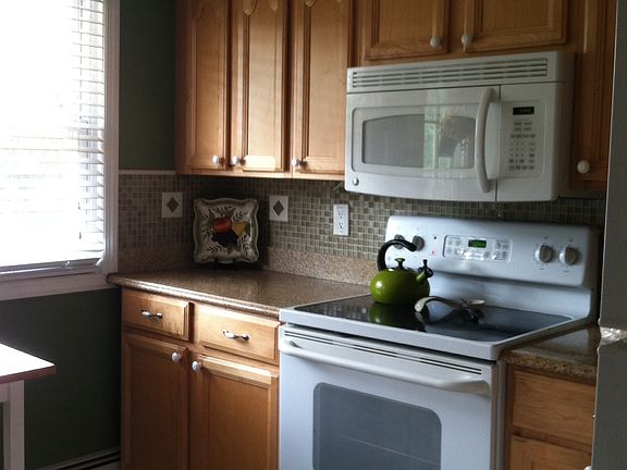 3rd image of 10 Meadow St