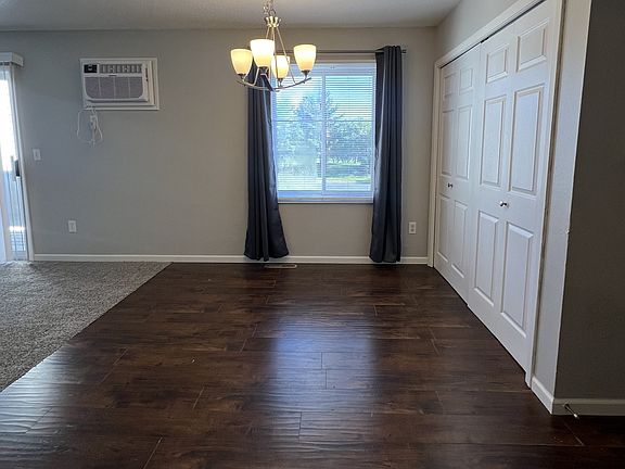 4th image of 908 Wescott Sq #103A