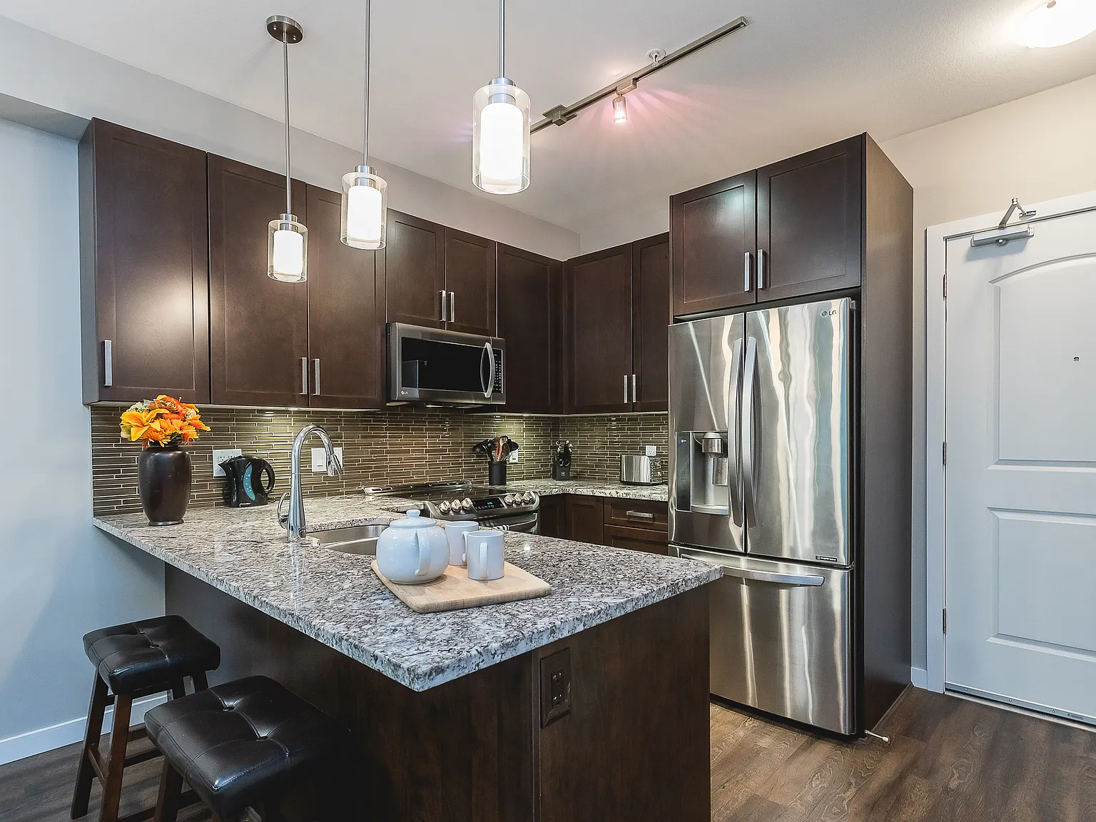 1 bed, 700 sqft, $4,950 — Photo 4