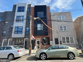 2421 Frankford Ave