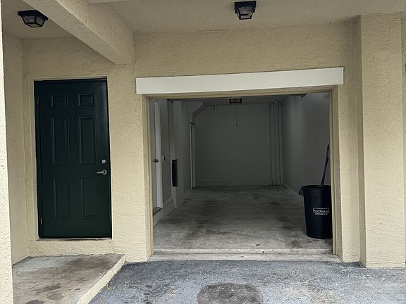 2nd image of 2302 Belmont Ln