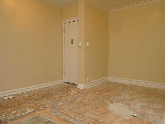 3rd image of 1665 Monroe Ave APT 4I