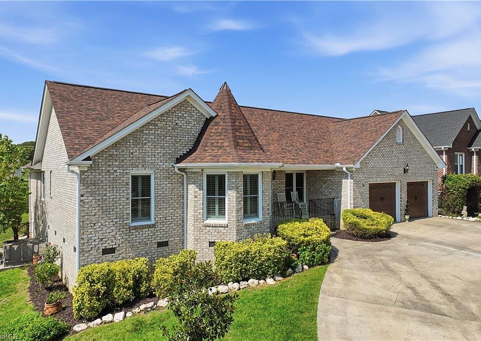 1st image of 515 Wildwood Ln