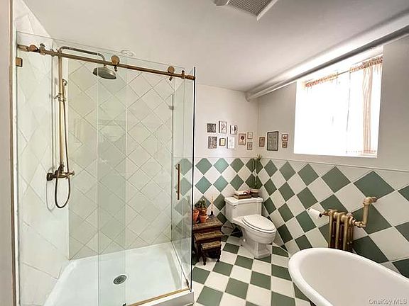 5th image of 131 Spring St Unit A