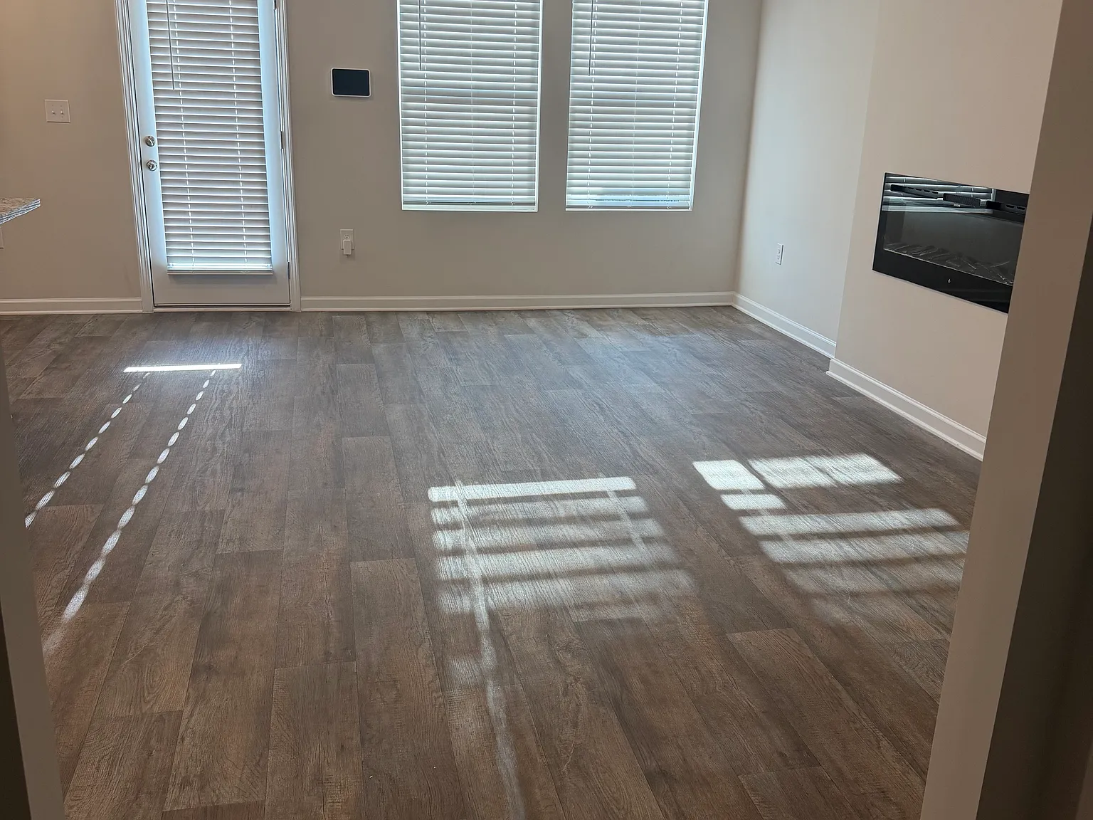 3 bed, 1579 sqft, $2,500 — Photo 2