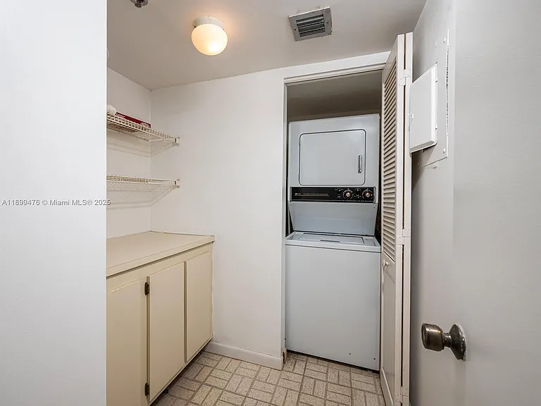 1201 S Ocean Dr #1911N — Photo 9