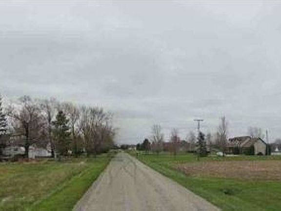 Exterior Neighborhood (street photo)