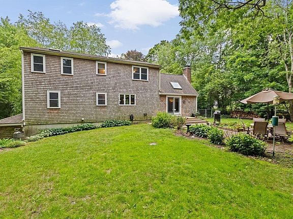 3rd image of 109 Thayer Dr