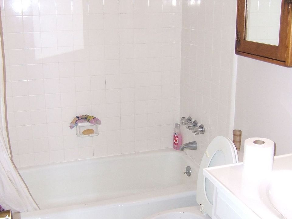 2nd image of 4 Glengary Ct