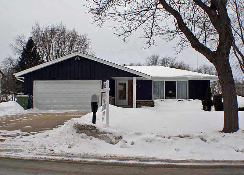Well-Maintained 1-Owner!