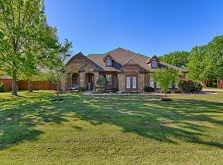 136 Southwood Dr, Burleson, TX 76028
