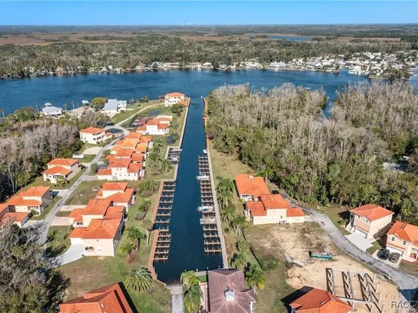 4865 S Tromp Loop, Homosassa, FL 34448