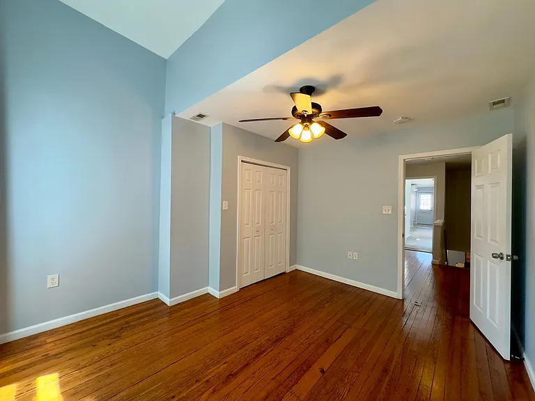 934 S East Ave — Photo 15
