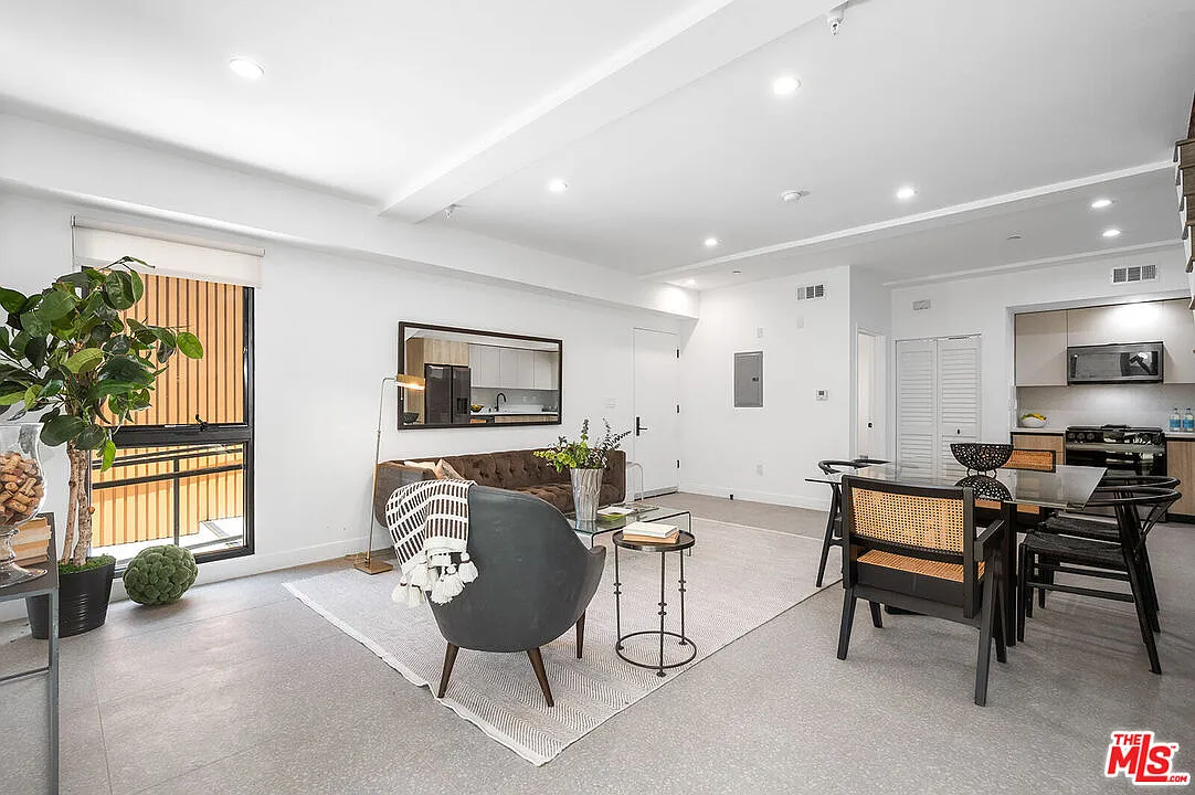 2 bed, 2.5 bath, $5,295 — Photo 4