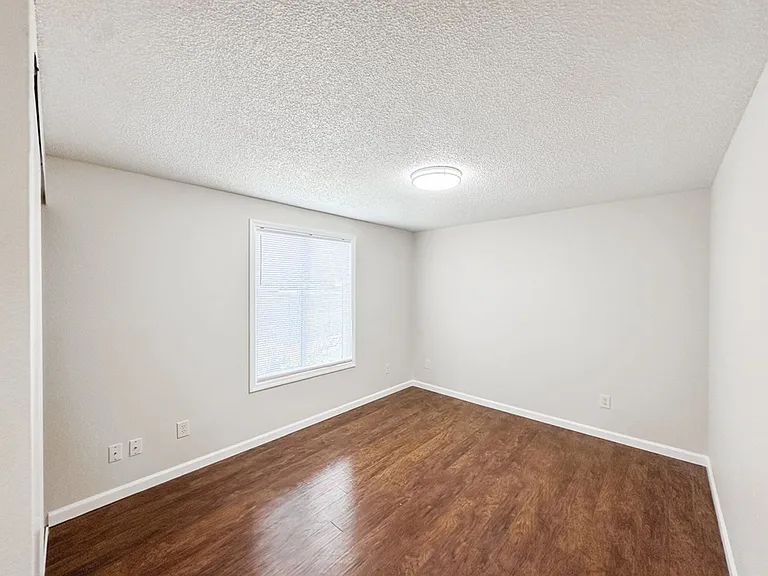 Whitman Park Apartments — Photo 36