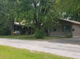 15147 Circle M Rd, Sesser, IL 62884