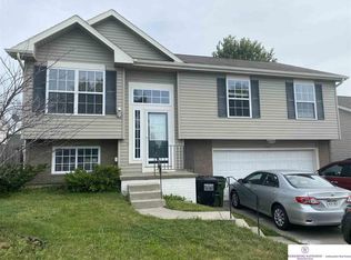 17749 Edna St, Omaha, NE 68136