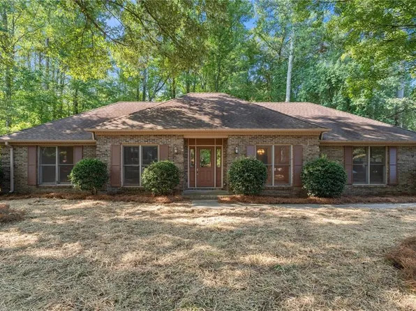 5925 Camp Trl, Cumming, GA 30040