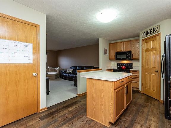 5th image of 1809 Avenbury Ln