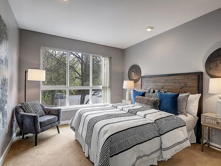 925 110th Ave NE #208 — Photo 9