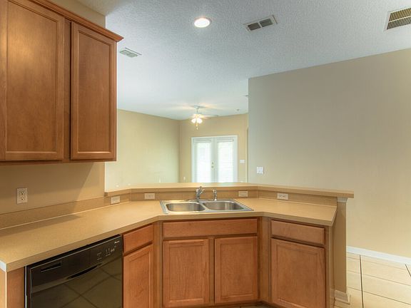 4th image of 14122 Sapphire Bay Cir