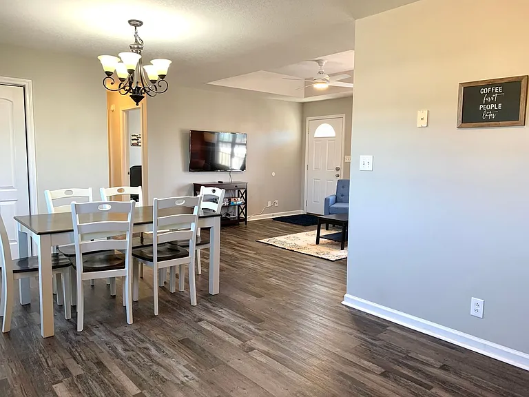 556 Oakmont Dr — Photo 10