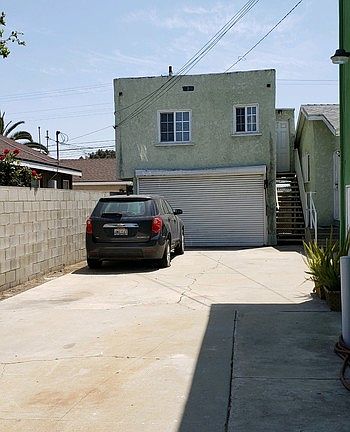 3rd image of 11504 S San Pedro St