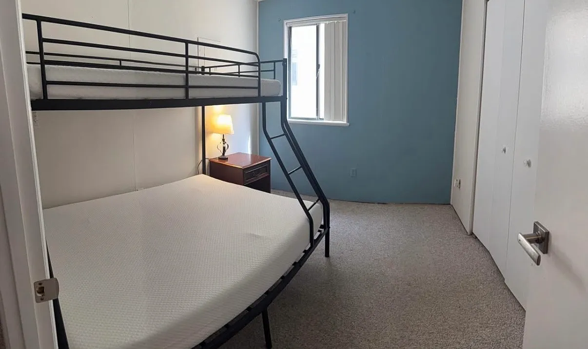2 bed, 840 sqft, $2,000 — Photo 2