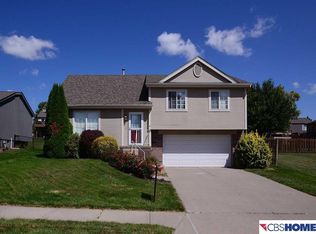 15212 Binney St, Omaha, NE 68116