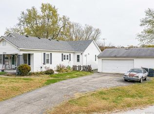 305 Broekers Ln, New Albany, IN 47150