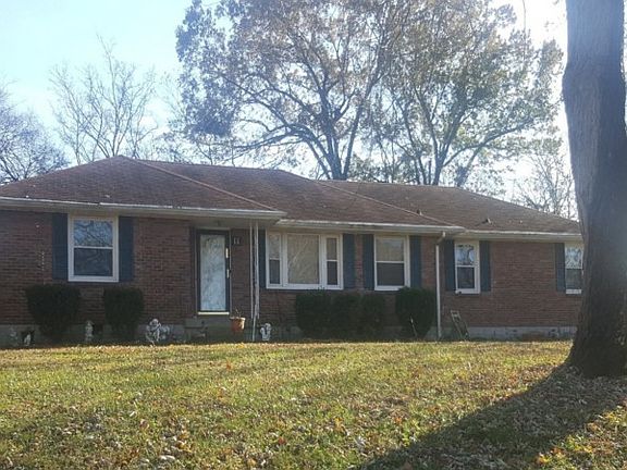 2nd image of 10 Lealand Dr