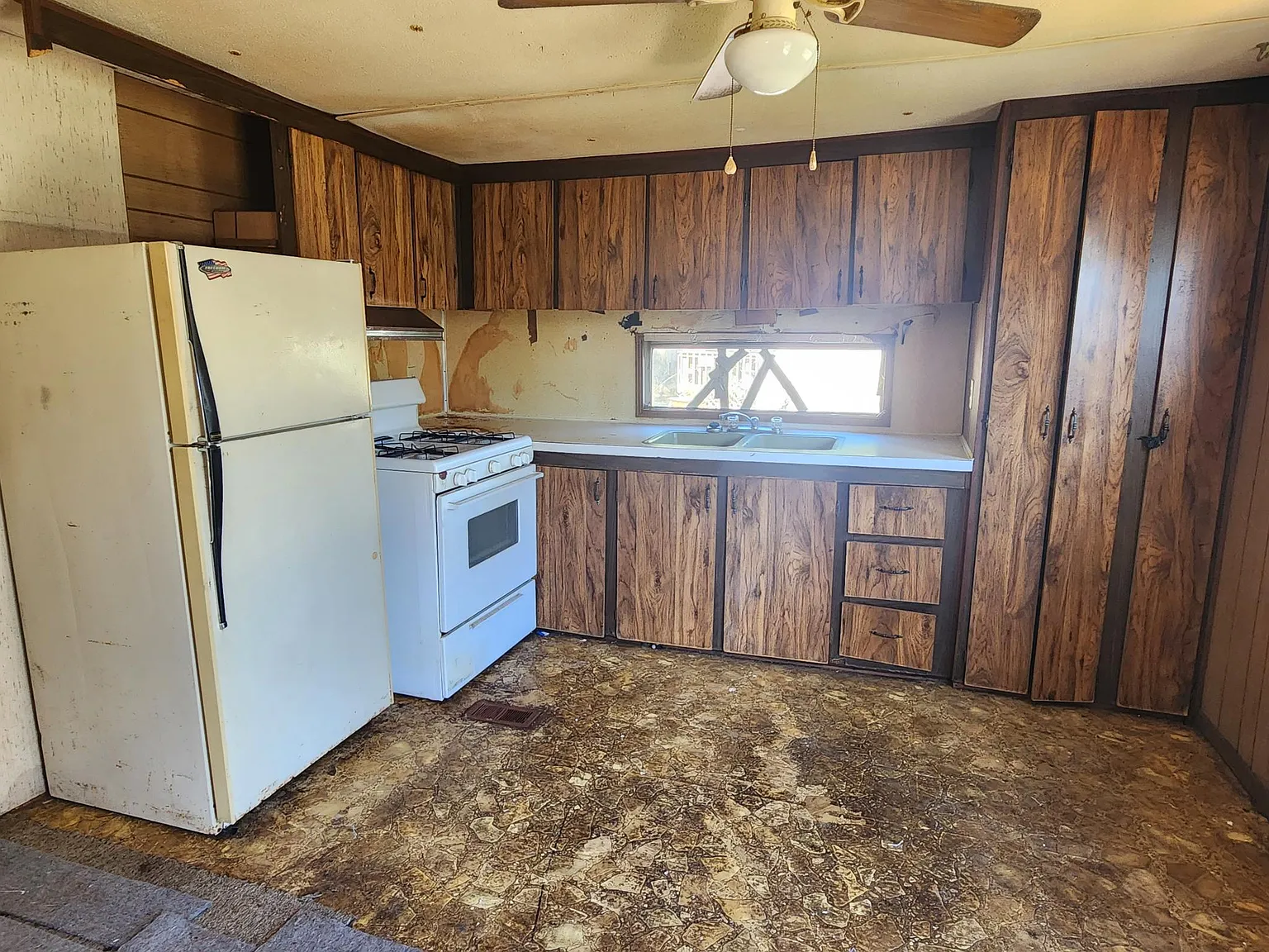 2 bed, 650 sqft, $575 — Photo 2