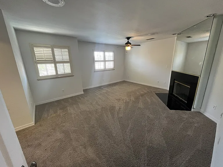 511 Bluff Dr — Photo 13
