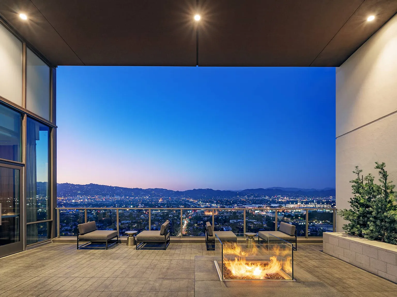 Vision on Wilshire — Photo 3
