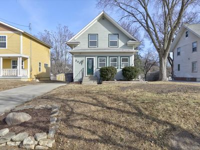 2327 E 9th St, Des Moines, IA, 50316