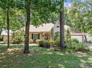 310 Greenleaves Blvd, Mandeville, LA 70448