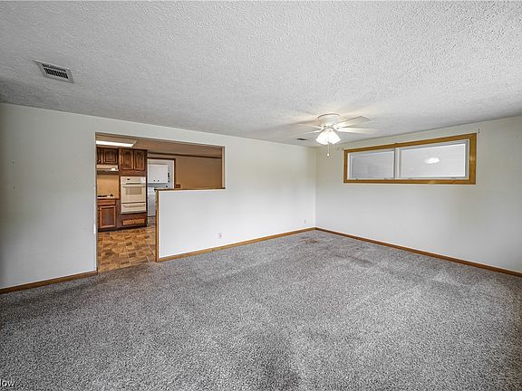 4th image of 9242 Saint Nicholas Dr