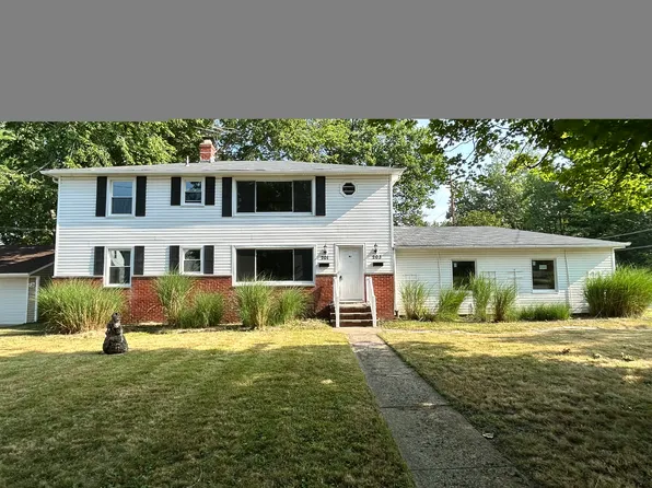 201-203 W Glendale St, Bedford, OH 44146