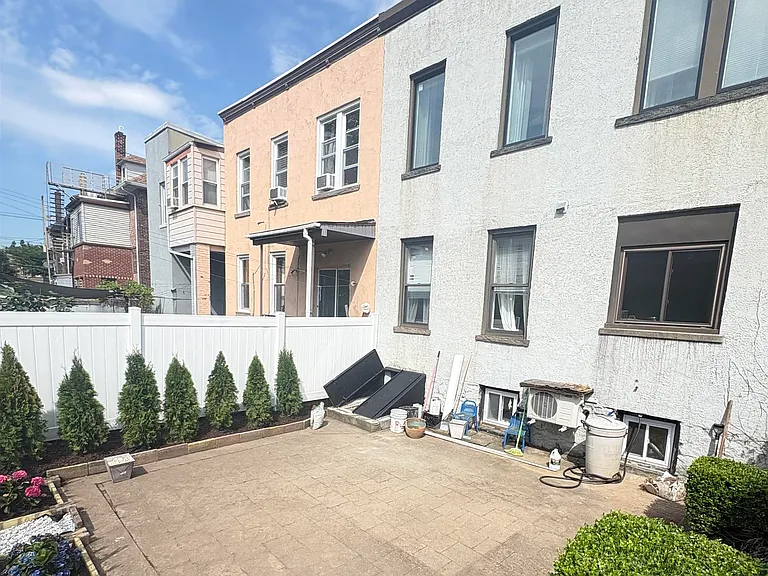 447 Gregory Ave #1 — Photo 11
