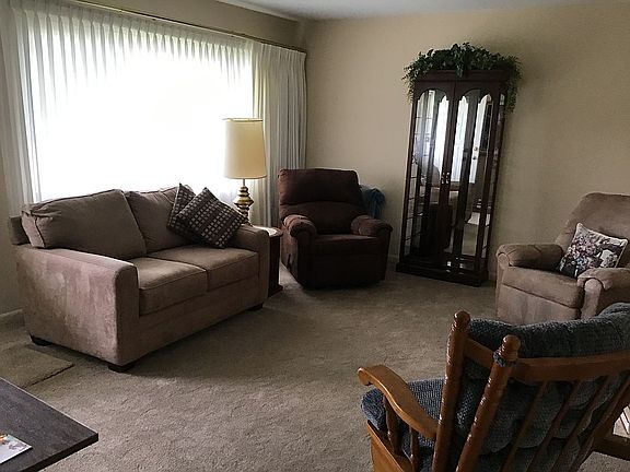 3rd image of 2519 Wyoming Ave