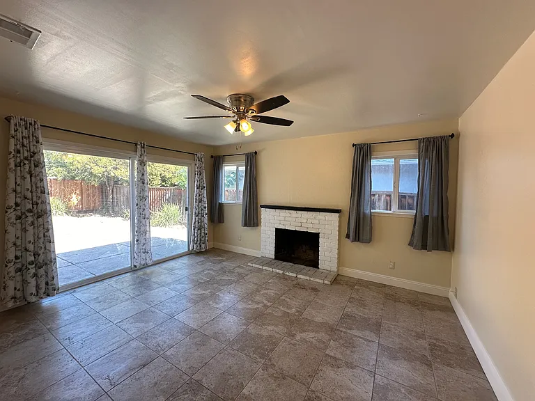 1621 Willowgate Dr — Photo 3