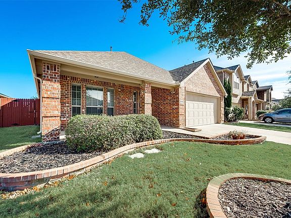 2nd image of 1005 Golden Bear Ln