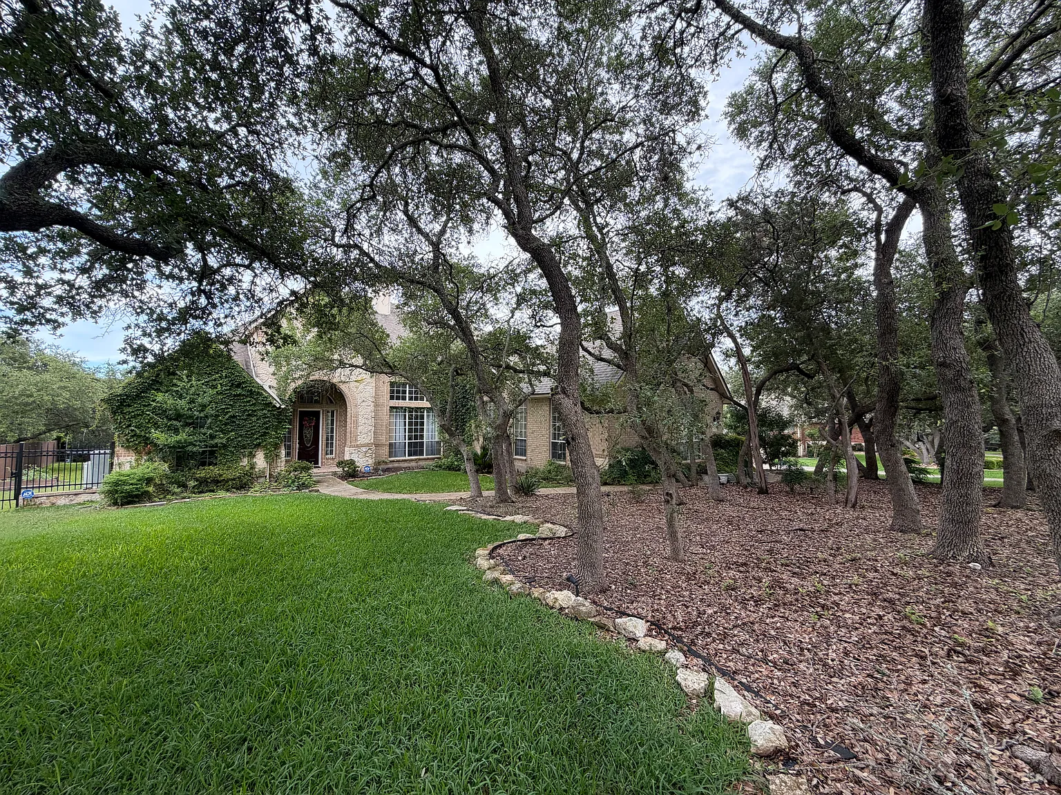 4 bed, 3.5 bath, 3926 sqft, $4,700 — Photo 4