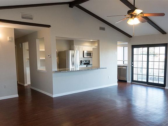 3rd image of 2127 Rockwood Dr