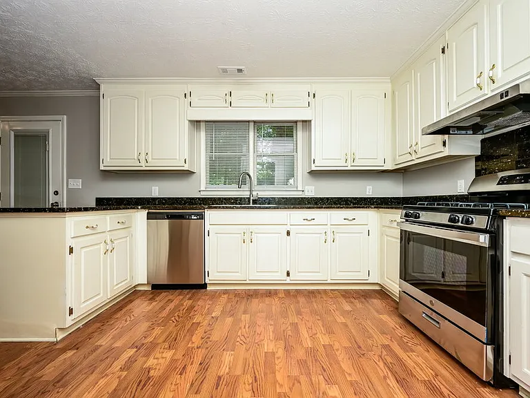 65 Rosewood Cir — Photo 6